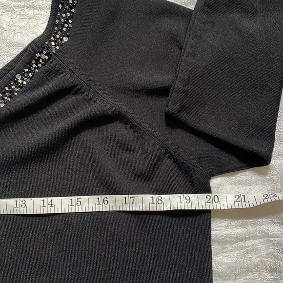 3/$15 Tall Girl beautiful Knitted Black Top Size L, Excellent condition Like New - Picture 6 of 7